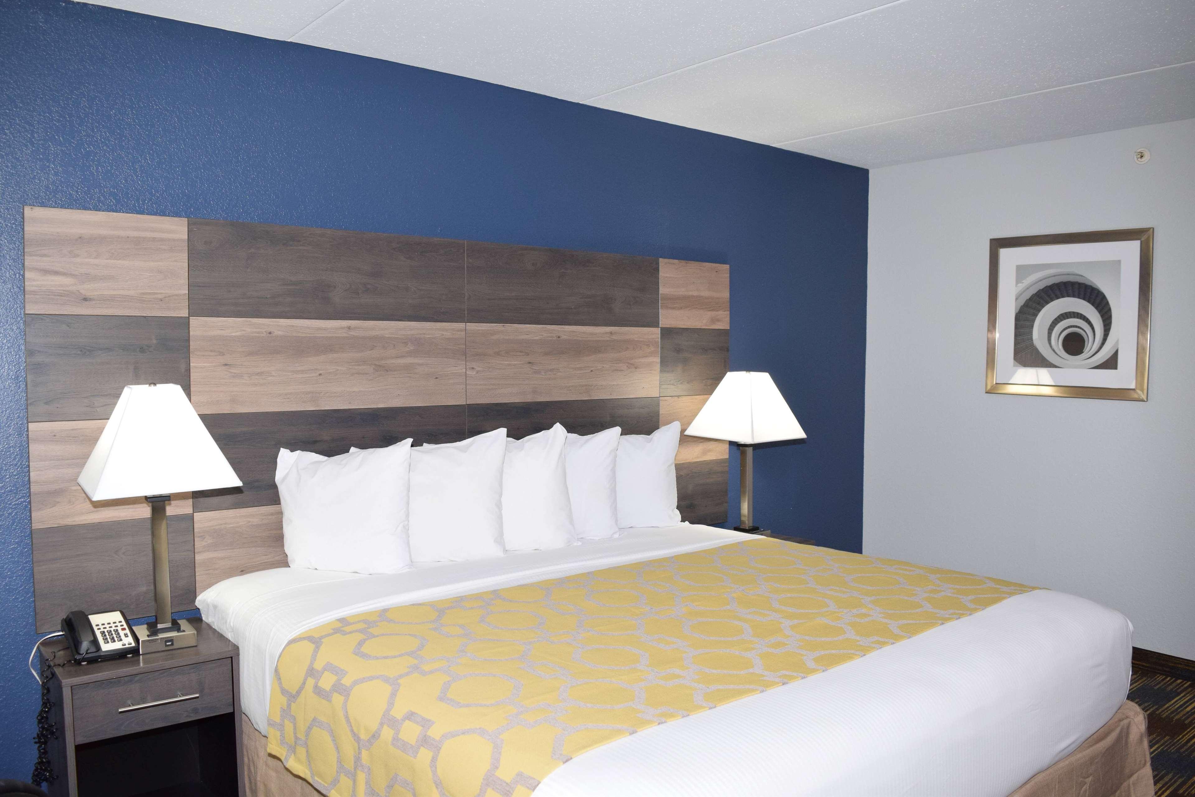 Hotel Baymont By Wyndham - Chicago - Addison - O'Hare Esterno foto