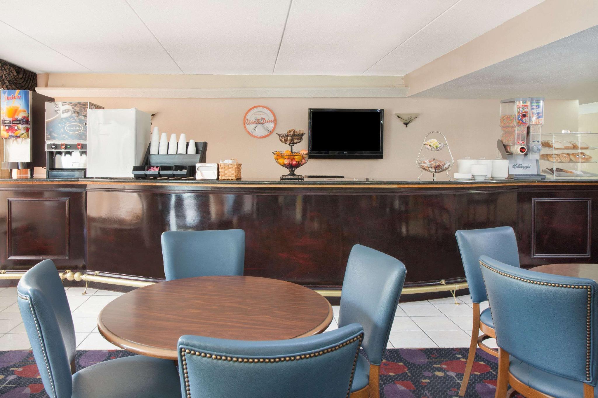 Hotel Baymont By Wyndham - Chicago - Addison - O'Hare Esterno foto