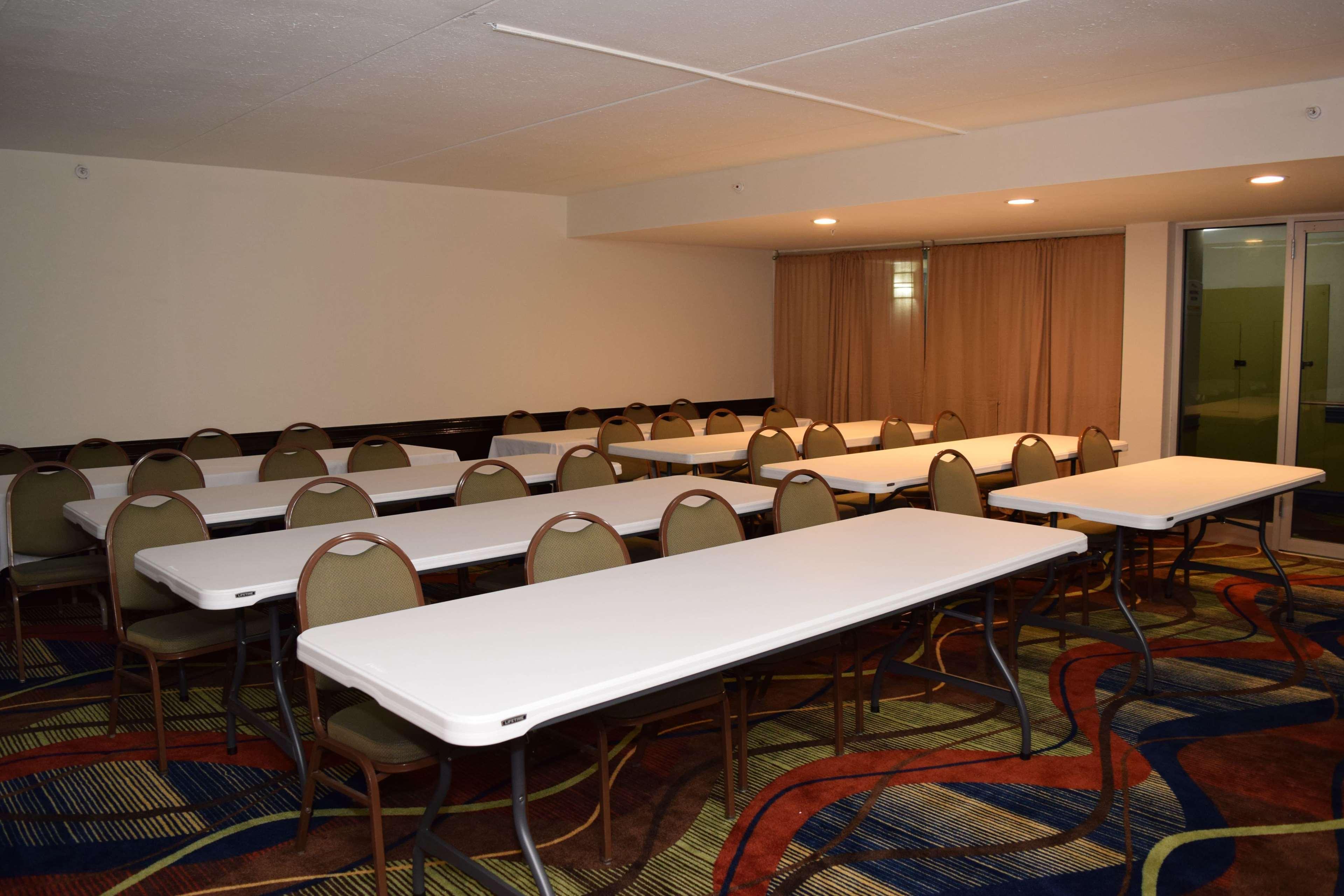 Hotel Baymont By Wyndham - Chicago - Addison - O'Hare Esterno foto