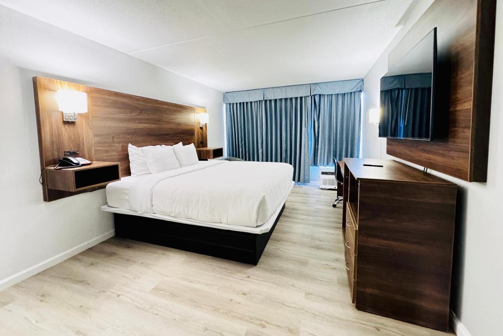 Hotel Baymont By Wyndham - Chicago - Addison - O'Hare Esterno foto