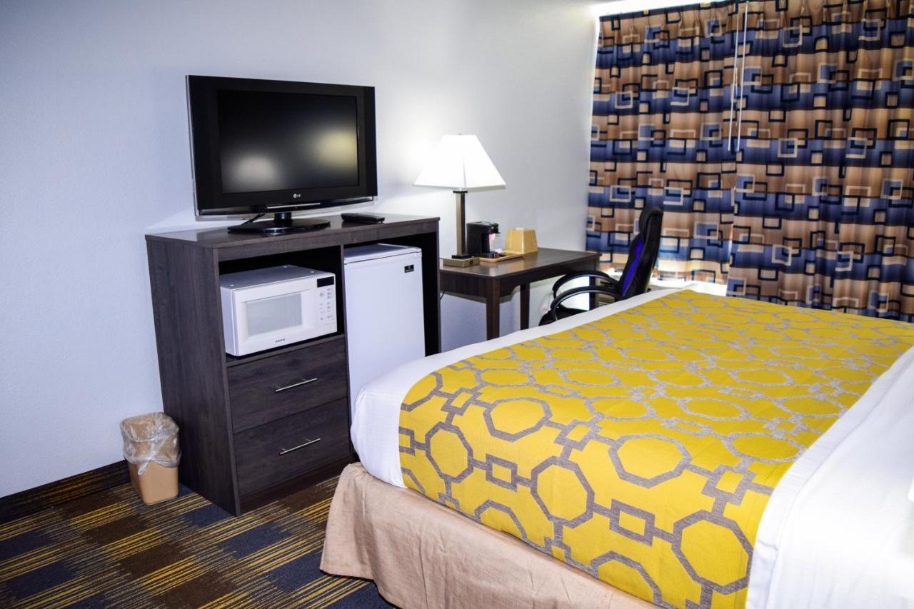 Hotel Baymont By Wyndham - Chicago - Addison - O'Hare Esterno foto