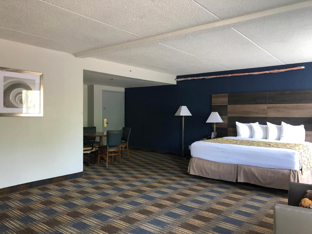 Hotel Baymont By Wyndham - Chicago - Addison - O'Hare Esterno foto